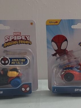 Disney Spidey Red and Blue Metal Ride-On Car